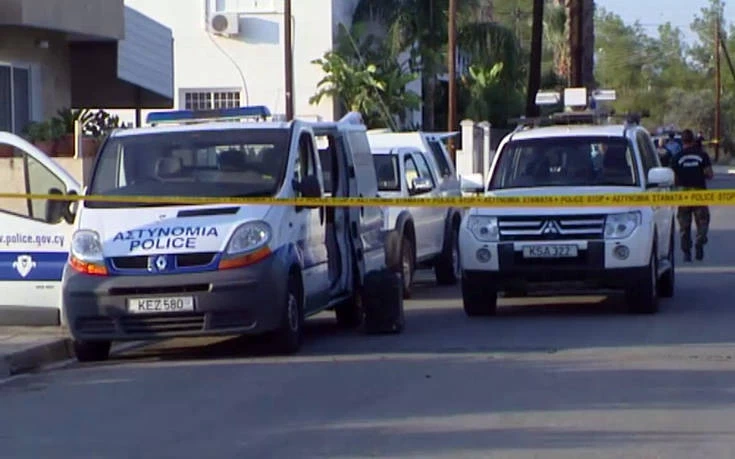 Serial Killer στην Κύπρο: Βαλίτσες με ροζ κορδέλες έξω από το σπίτι του (βίντεο)